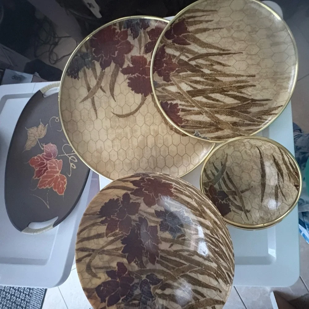 Floral Patterned Dinnerware Set - Picture 2 of 7